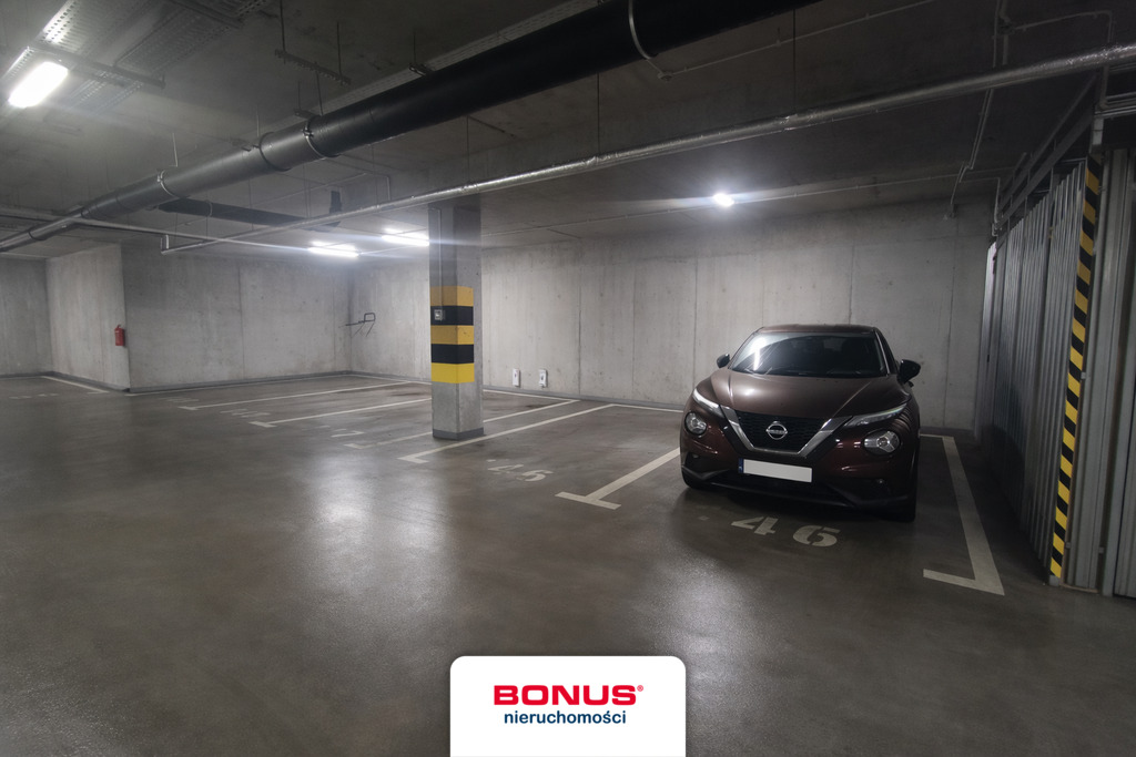 Zadbany ogródek + Miejsce parkingowe i komórka (14)