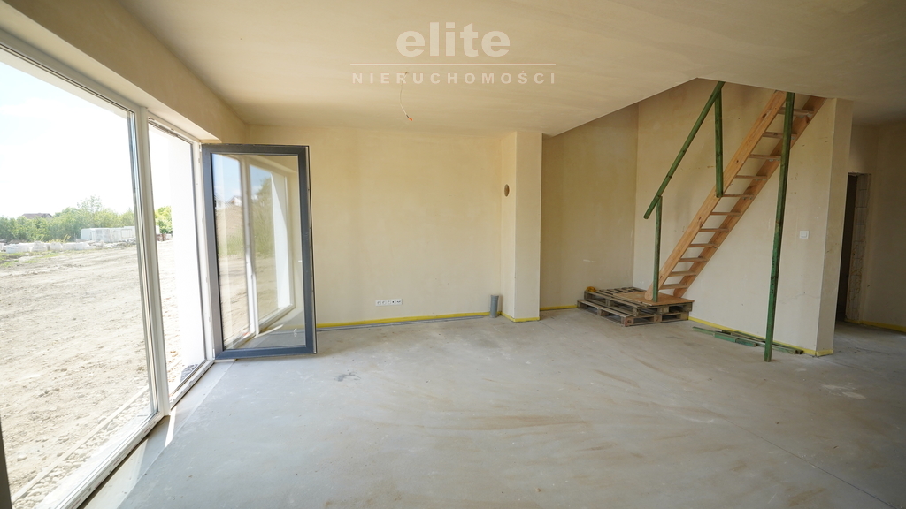 Na sprzedaż ostatni bliźniak 5 pokoi ślepa ulica (8)