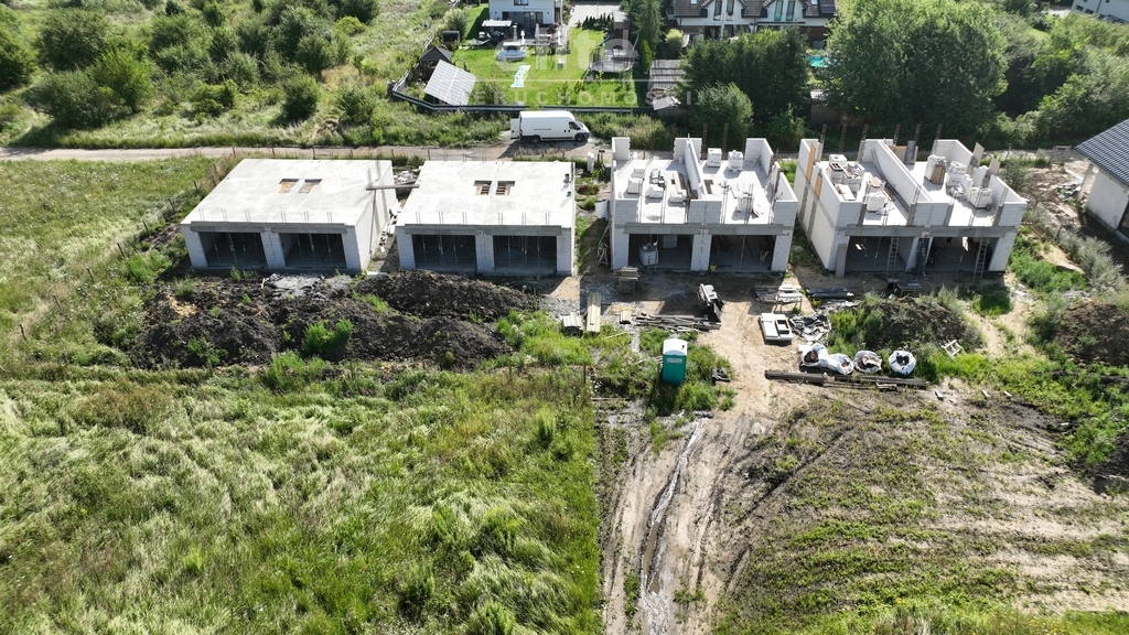 Bliźniaki na Mierzynie z rekuperacją , pom. ciepła (18)