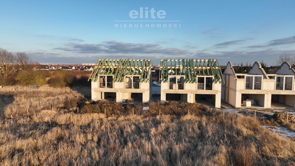 Bliźniaki na Mierzynie z rekuperacją , pom. ciepła (5)