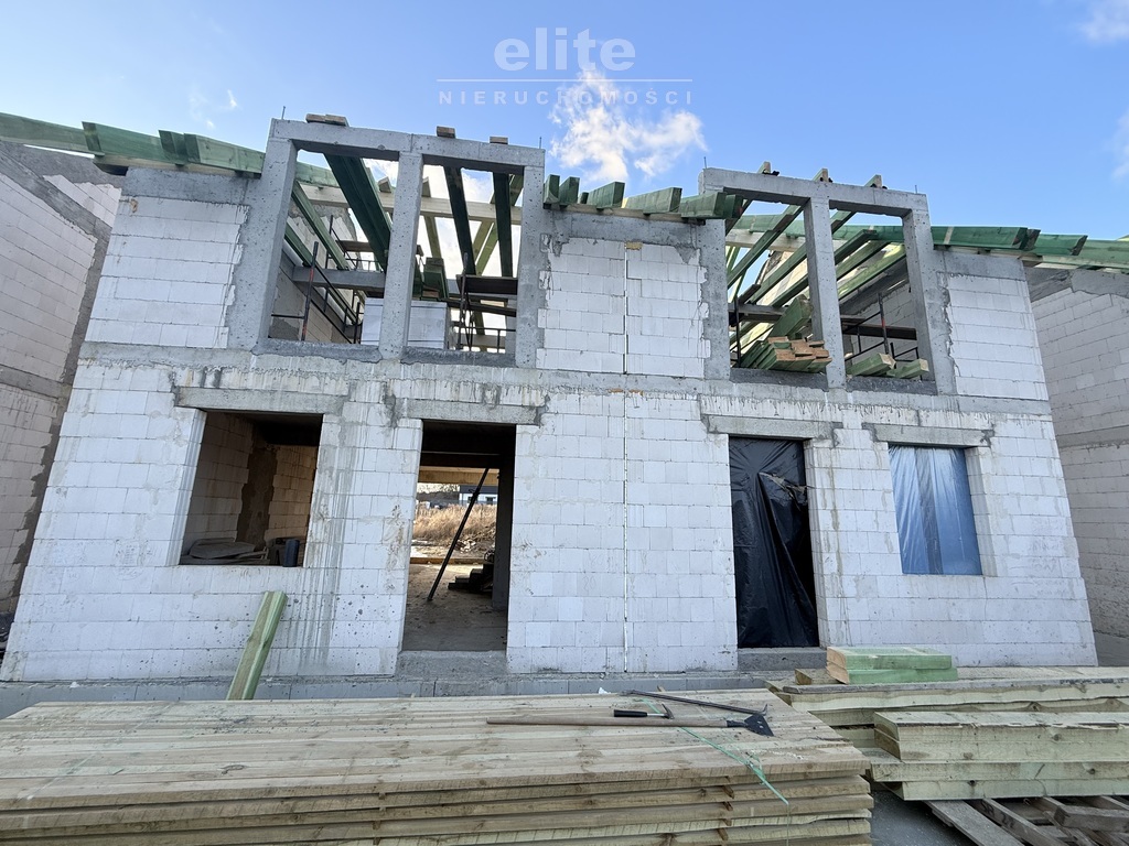 Bliźniaki na Mierzynie z rekuperacją , pom. ciepła (10)