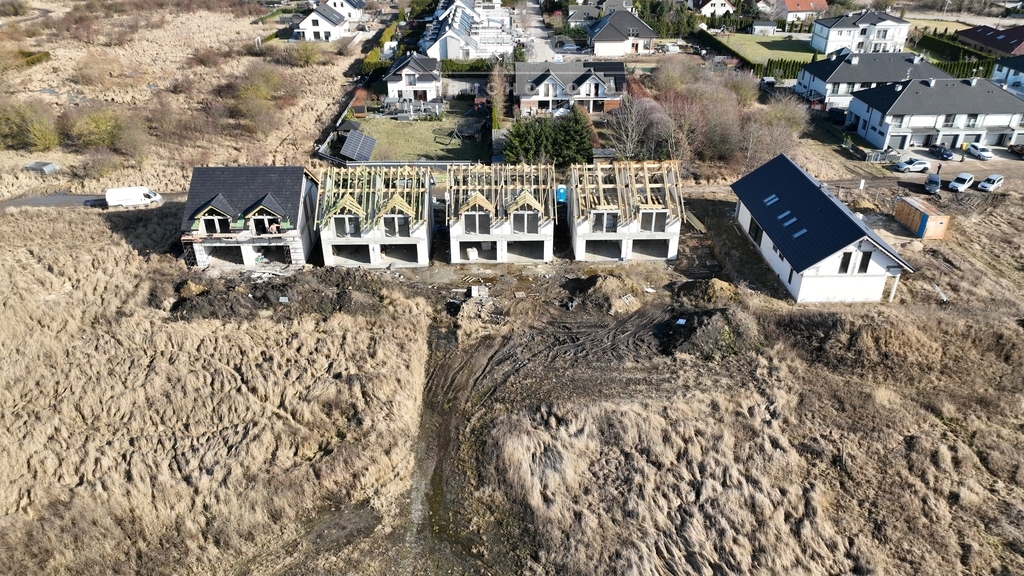 Bliźniaki na Mierzynie z rekuperacją , pom. ciepła (2)