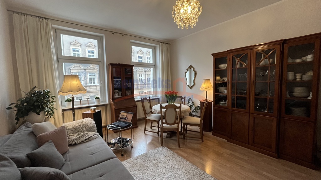 Sprzedaż-2 atrakcyjne , rozkładowe pokoje Centrum. (2)