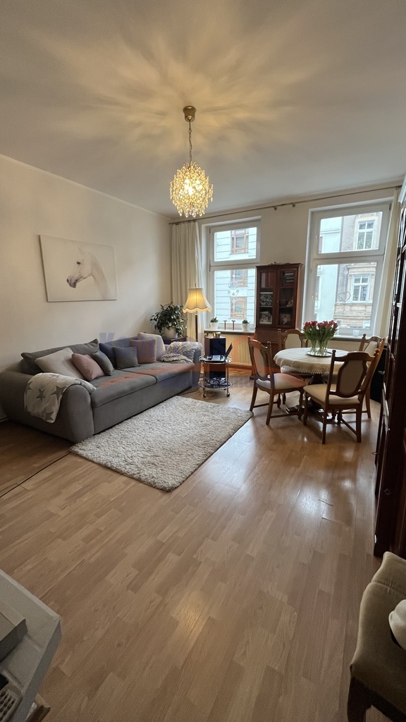 Sprzedaż-2 atrakcyjne , rozkładowe pokoje Centrum. (5)