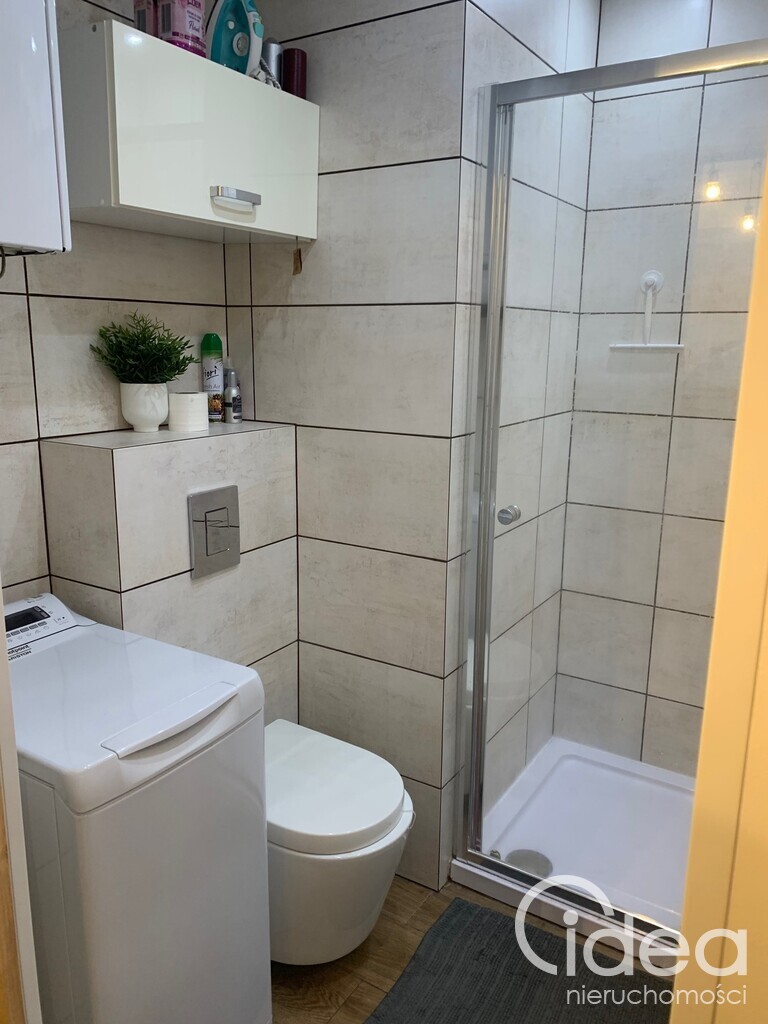 Jasna, ustawna kawalerka z balkonem. (5)