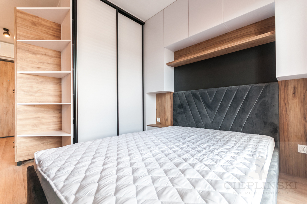 piękna kawalerka w nowym budynku w centrum (8)