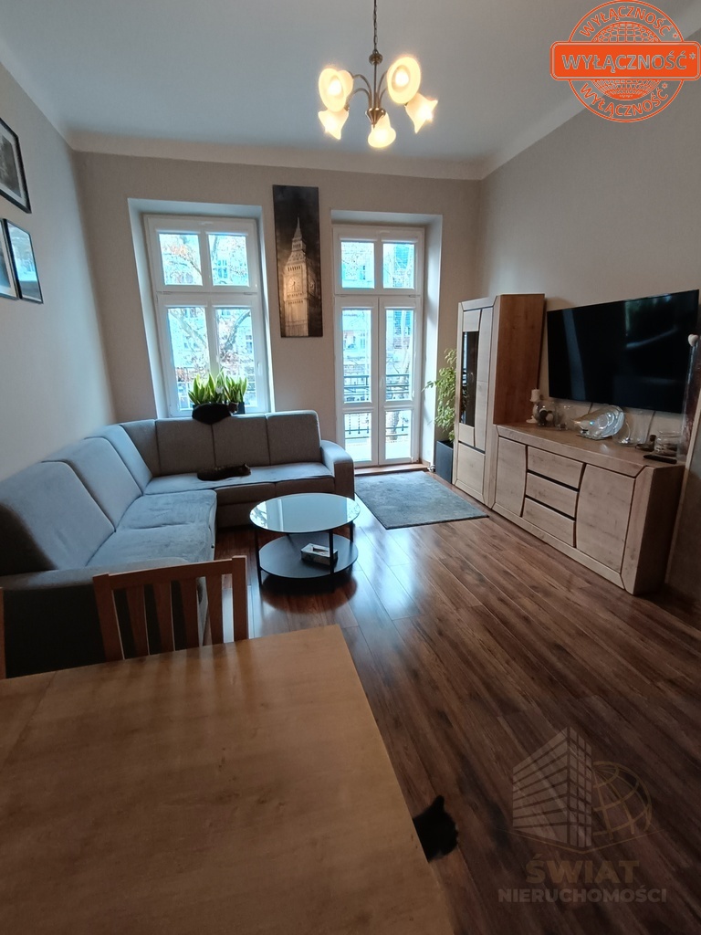 Atrakcyjne mieszkanie w centrum - 2 pokoje, balkon (1)