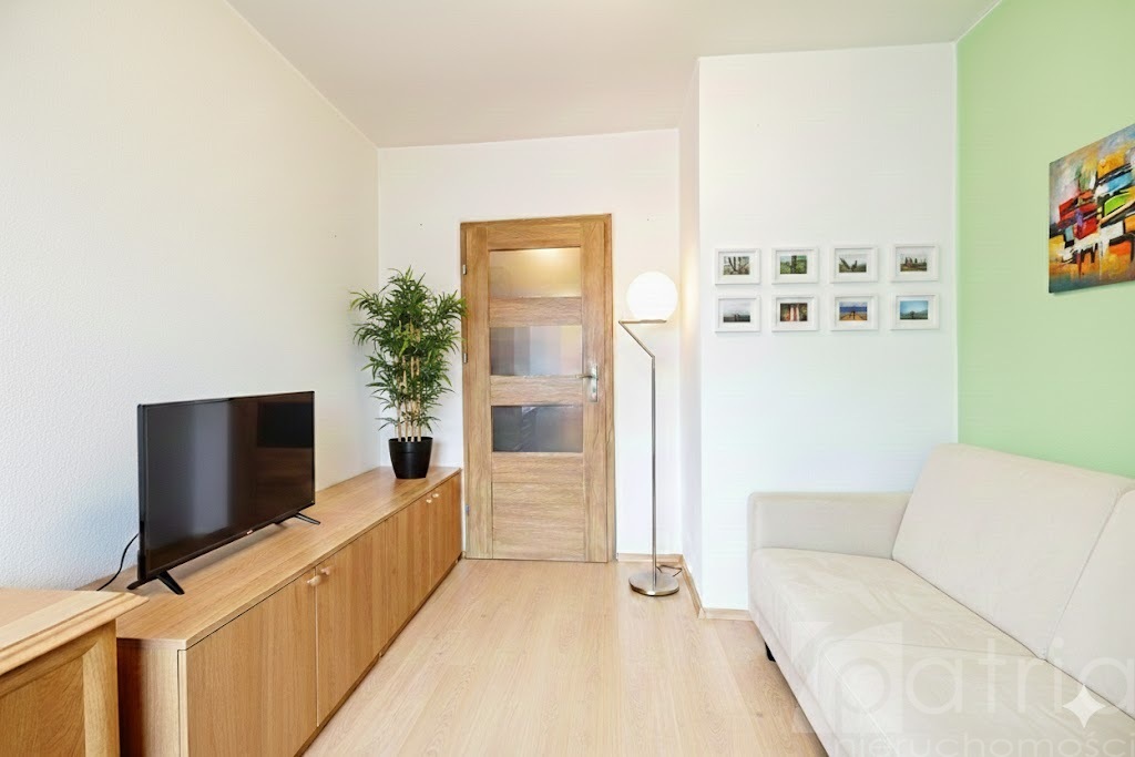 Stare Miasto, 3 pokoje,  parter 61,62 m2, balkon (4)