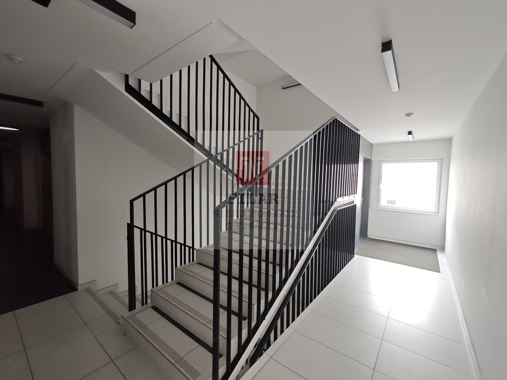 Eleganckie mieszkanie 2 pok. na wynajem + garaż! (14)