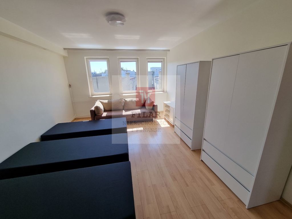 Centrum, 3 ładne pokoje na wynajem. (1)