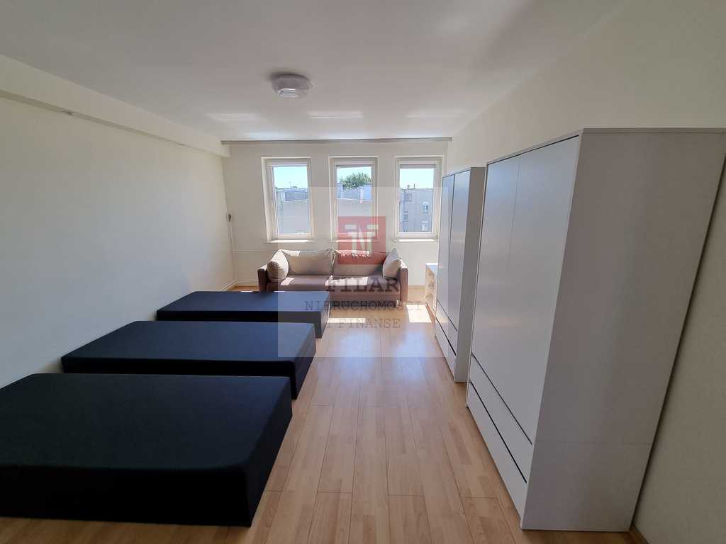 Centrum, 3 ładne pokoje na wynajem. (17)