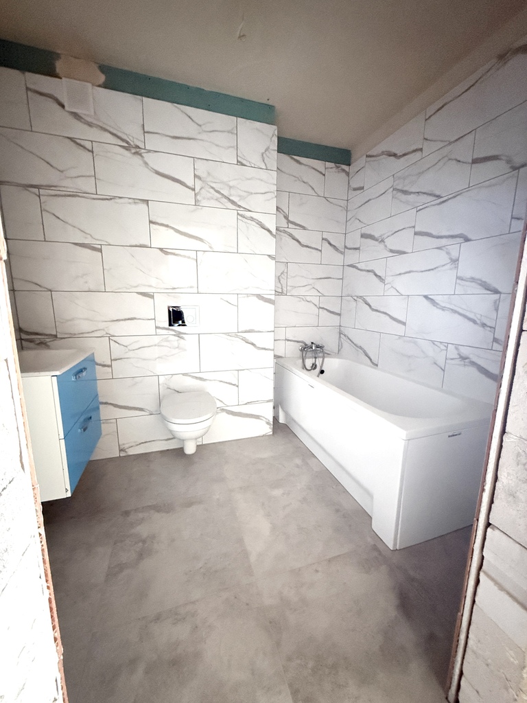 Przestronne 2 pokoje - duży balkon + parking (3)