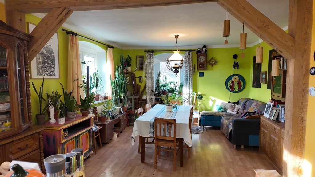 Artystyczny zaułek w Ukiernicy - cisza i spokój (1)