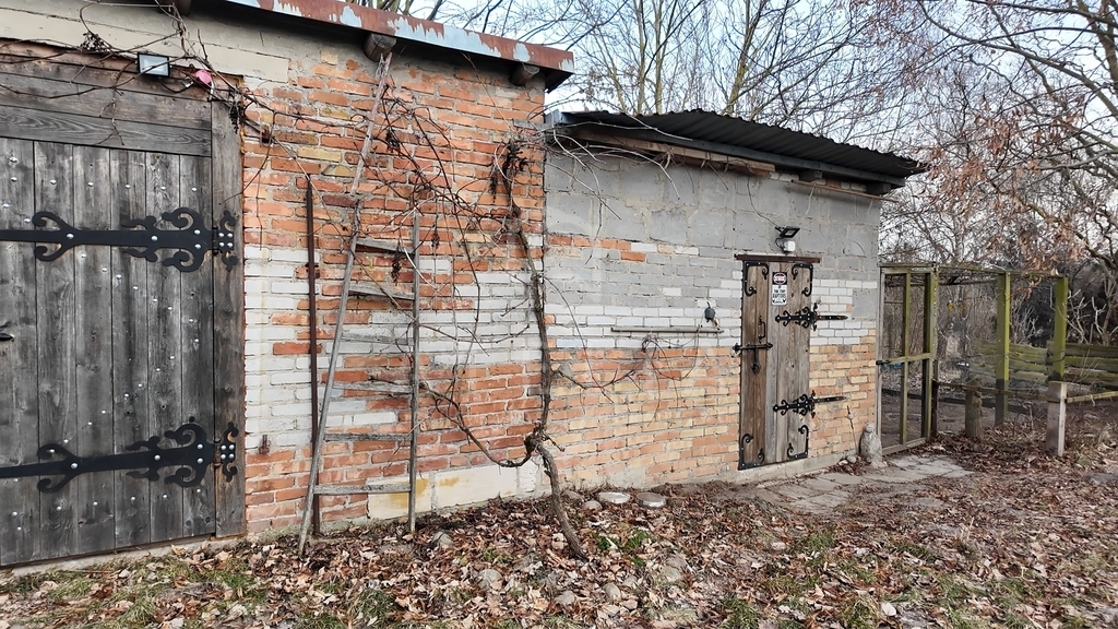 Artystyczny zaułek w Ukiernicy - cisza i spokój (23)