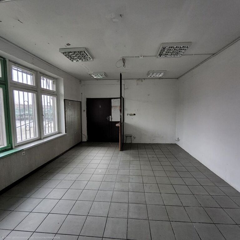 Wynajmę lokal z dużą witryną przy głównej ulicy (4)