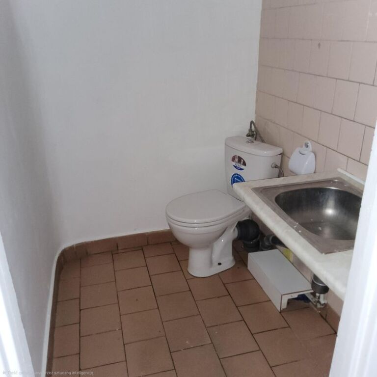 Wynajmę lokal z dużą witryną przy głównej ulicy (8)