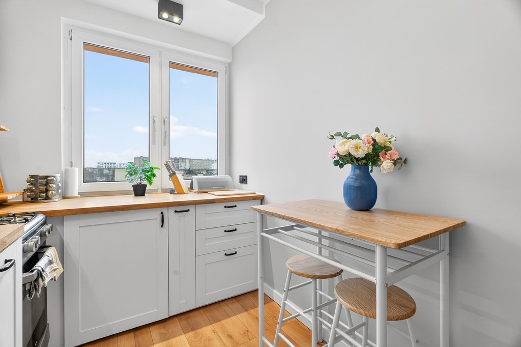 Ustawne mieszkanie 3-pok. w cichej okolicy! (11)