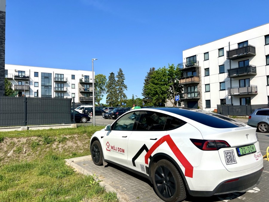 Nowy Apartament z Balkonem i Prywatnym Parkingiem (2)