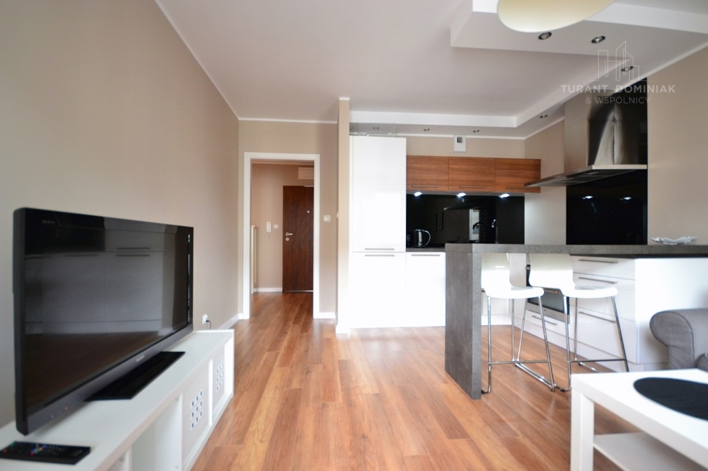 Słoneczne dwupokojowe mieszkanie z balkonem (2)