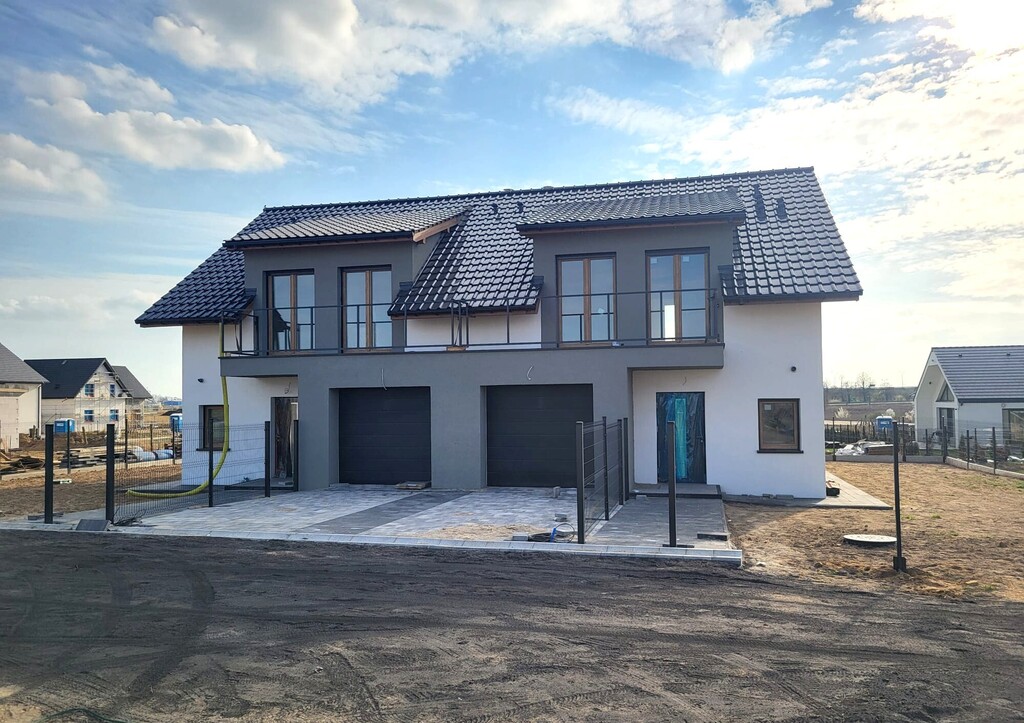 Dom w zabudowie bliźniaczej - Osiedle Pyrzyckie (1)