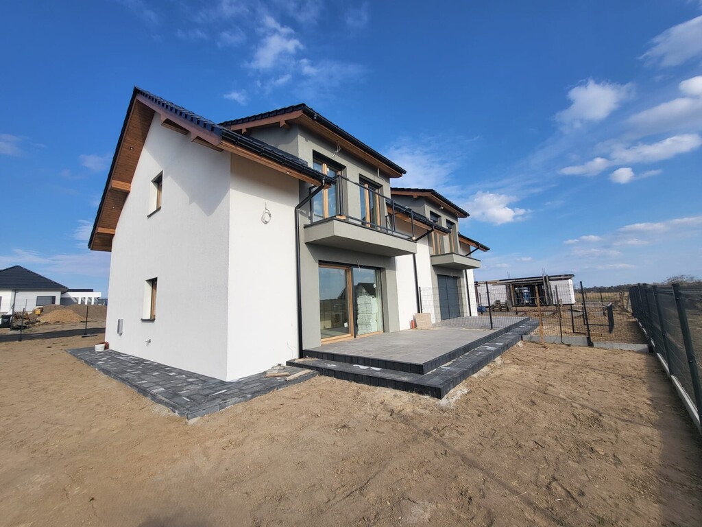 Dom w zabudowie bliźniaczej - Osiedle Pyrzyckie (2)