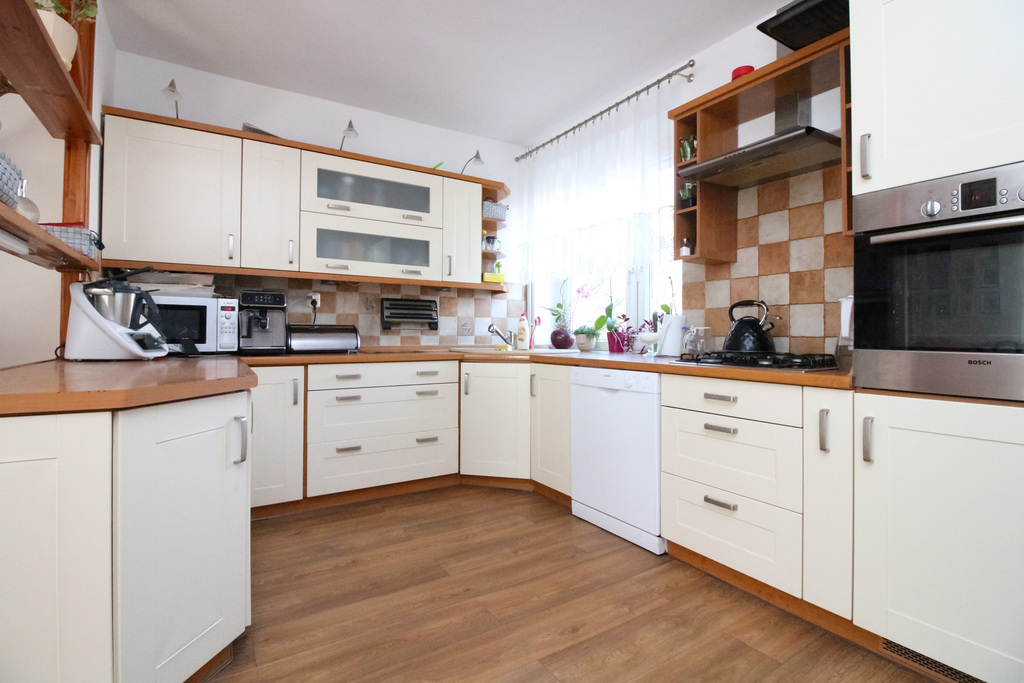 Ul. Warzywna*Duży Dom*2 rodziny*2 garaże | piwnica (2)