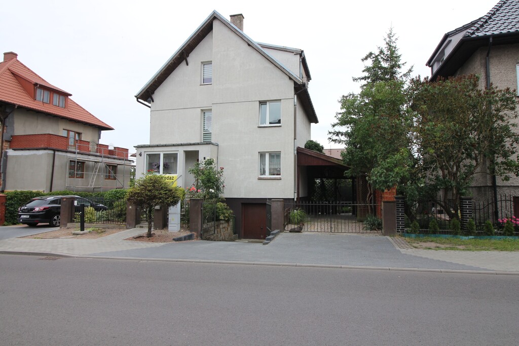 Ul. Warzywna*Duży Dom*2 rodziny*2 garaże | piwnica (12)