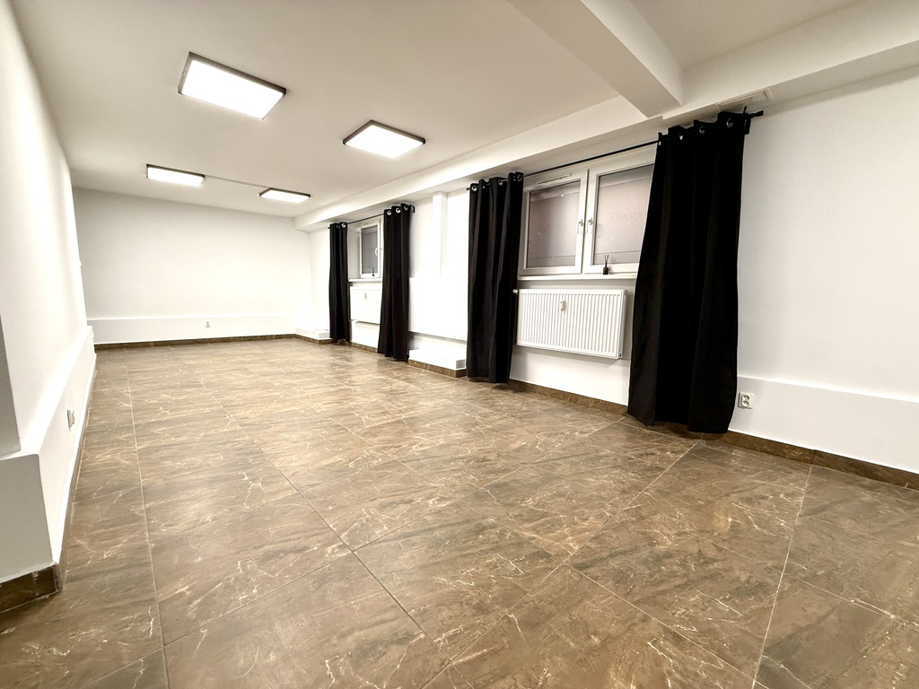 Lokal usługowy na Starym Mieście (2)