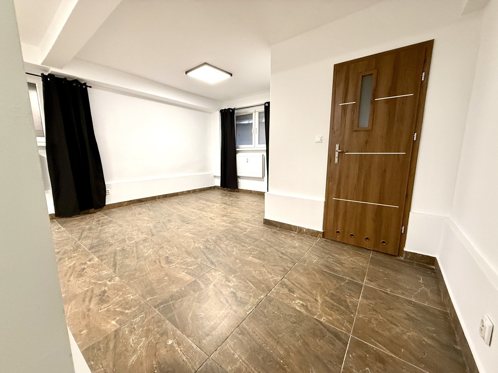 Lokal usługowy na Starym Mieście (3)