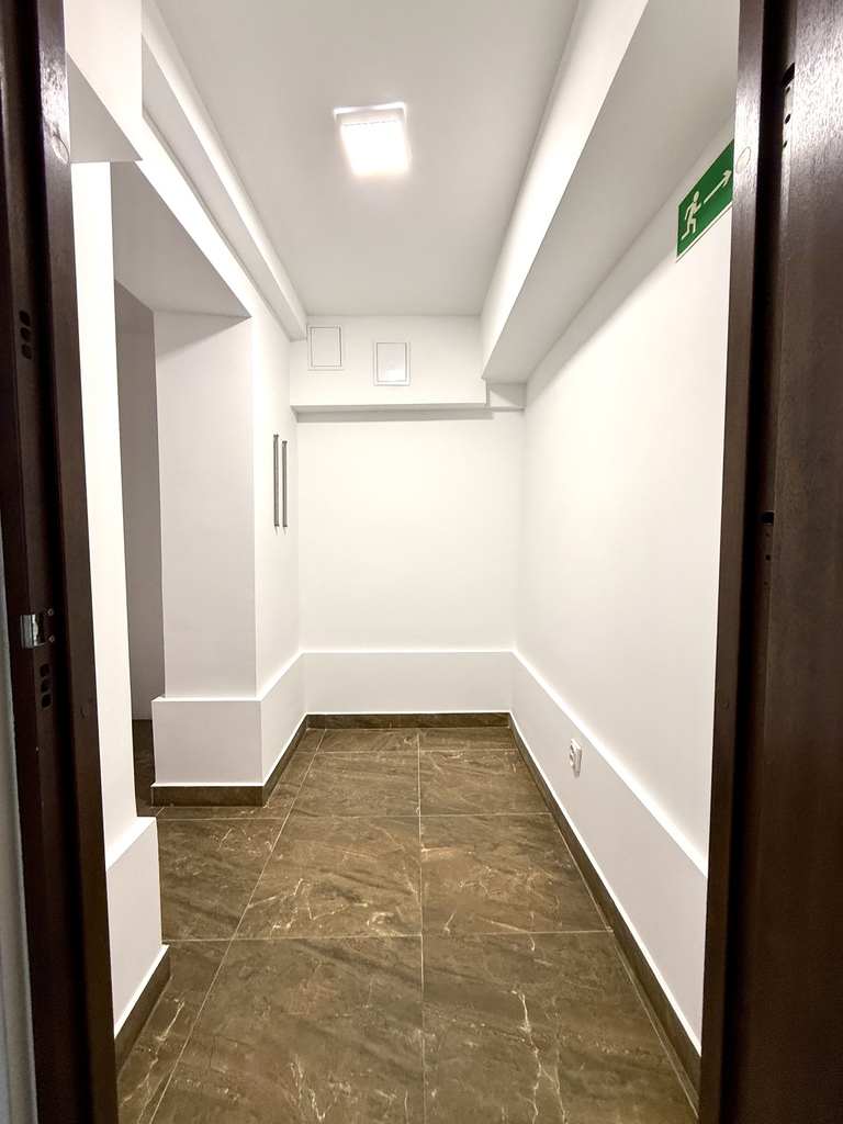 Lokal usługowy na Starym Mieście (7)