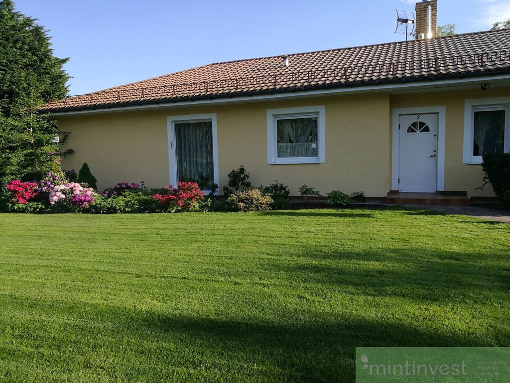 Posiadłość z krytym basenem (2)