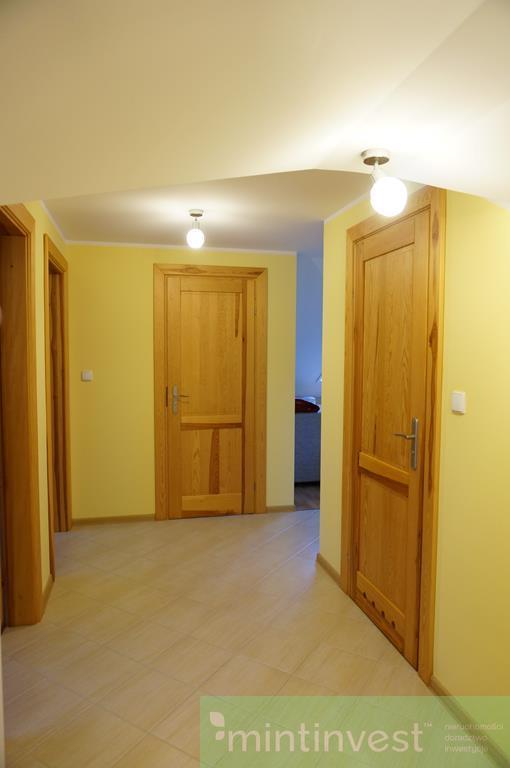 Posiadłość z krytym basenem (28)