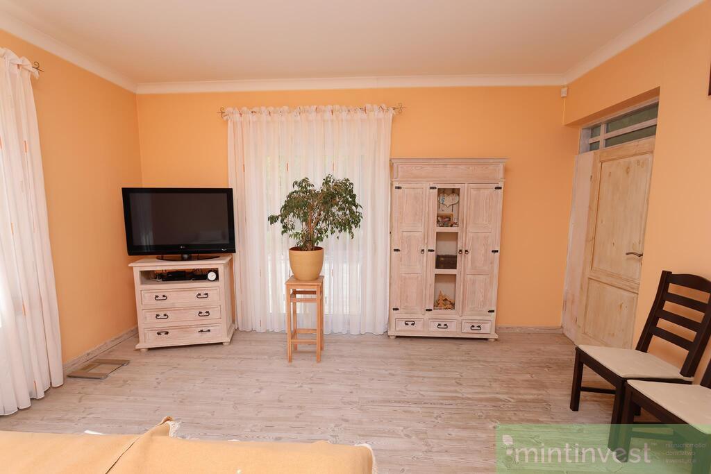 Posiadłość z krytym basenem (11)