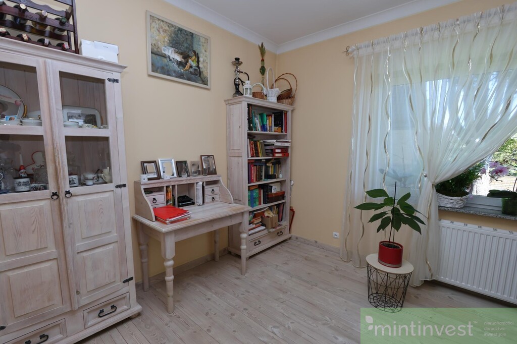 Posiadłość z krytym basenem (9)