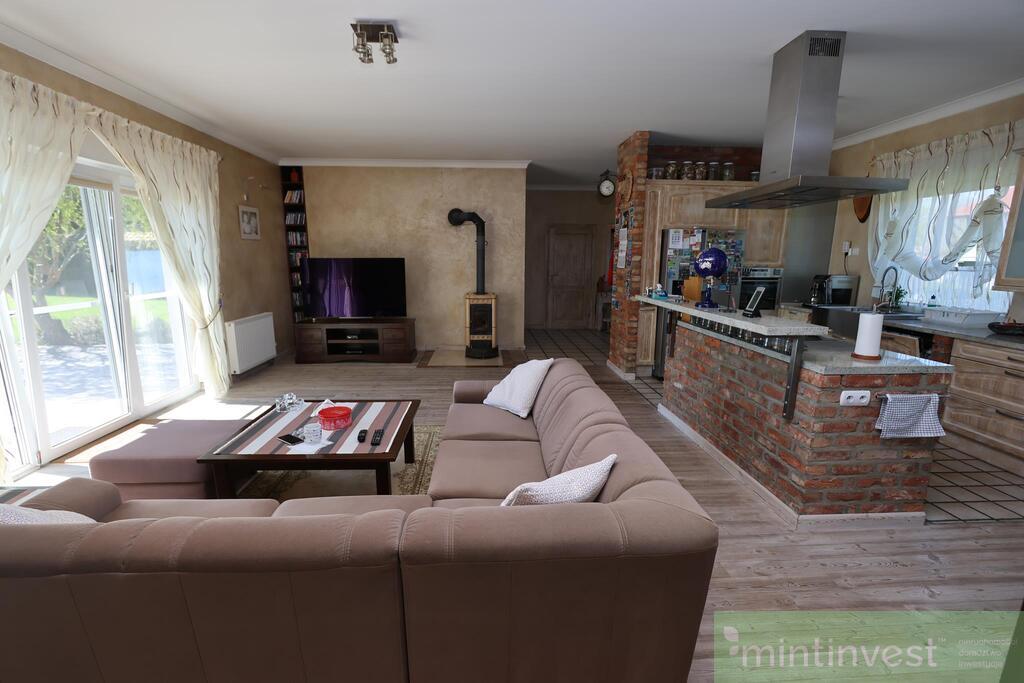 Posiadłość z krytym basenem (4)