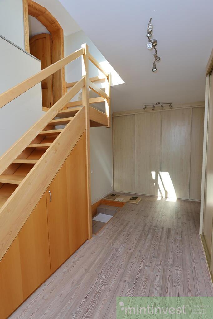 Posiadłość z krytym basenem (21)