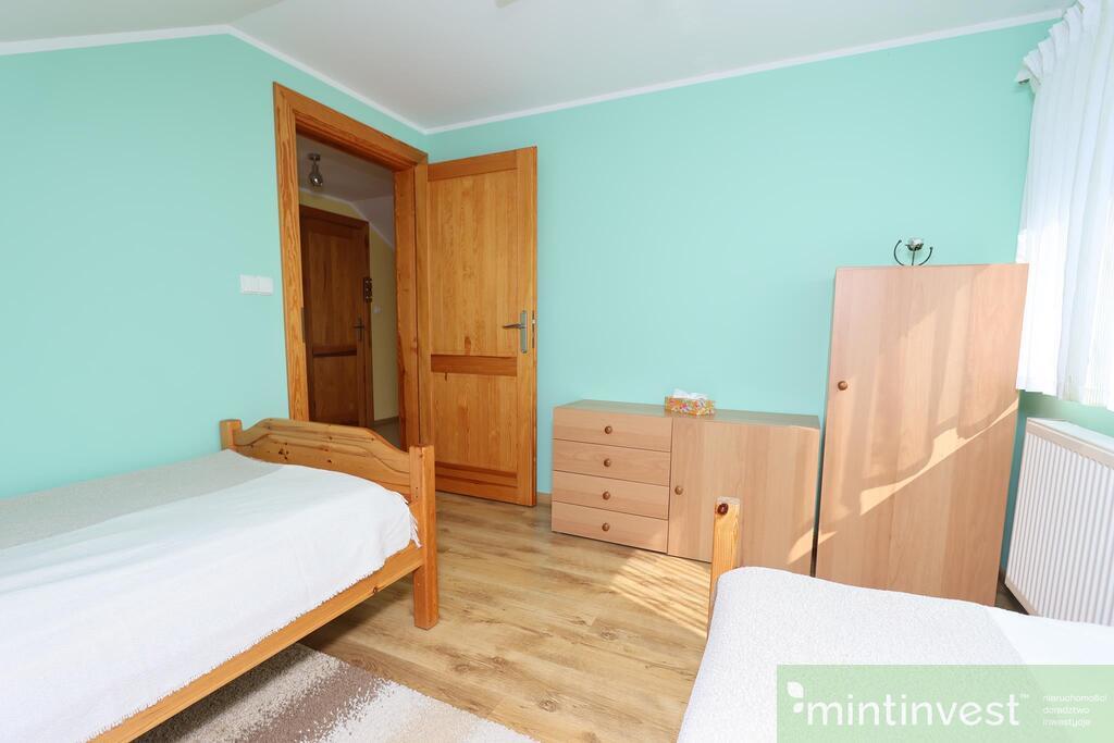 Posiadłość z krytym basenem (25)