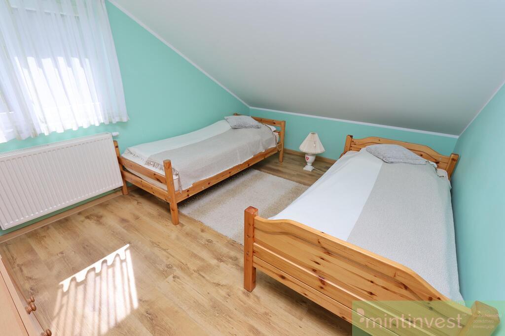 Posiadłość z krytym basenem (24)