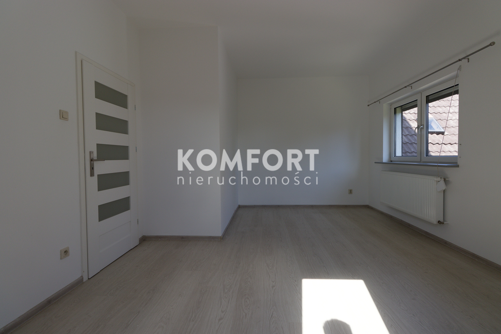 Luksusowy dom z ogrodem na osiedlu zamkniętym (9)