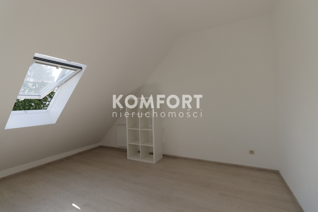 Luksusowy dom z ogrodem na osiedlu zamkniętym (12)