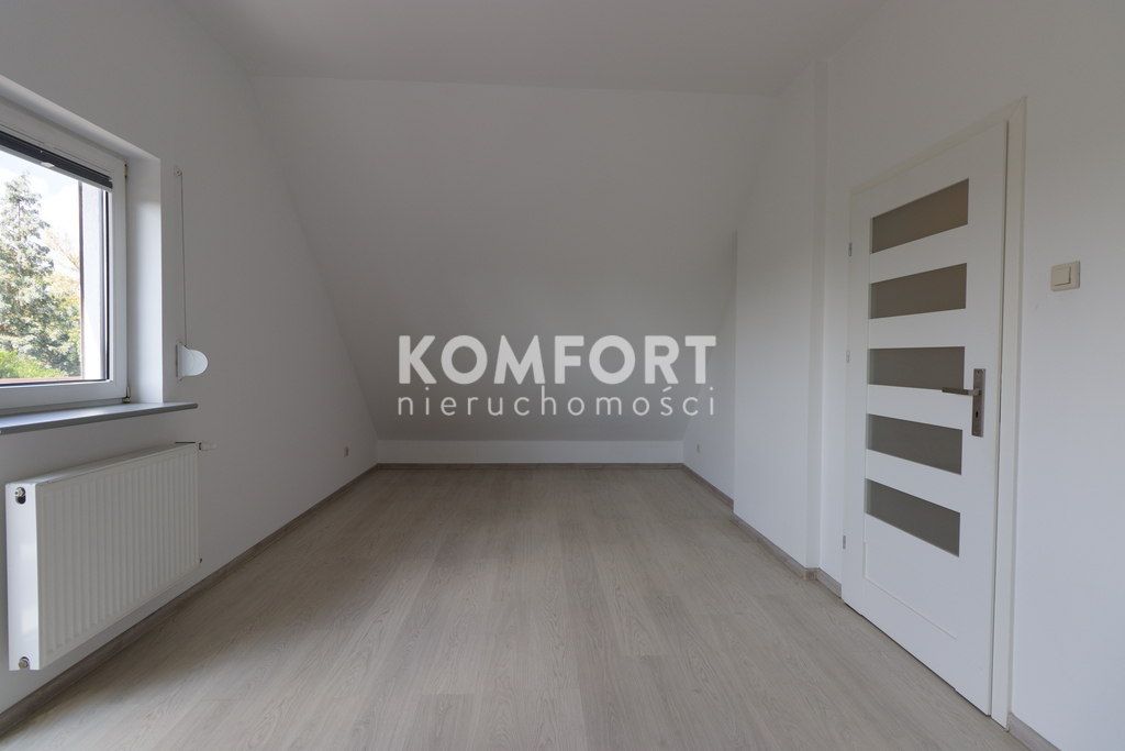 Luksusowy dom z ogrodem na osiedlu zamkniętym (14)