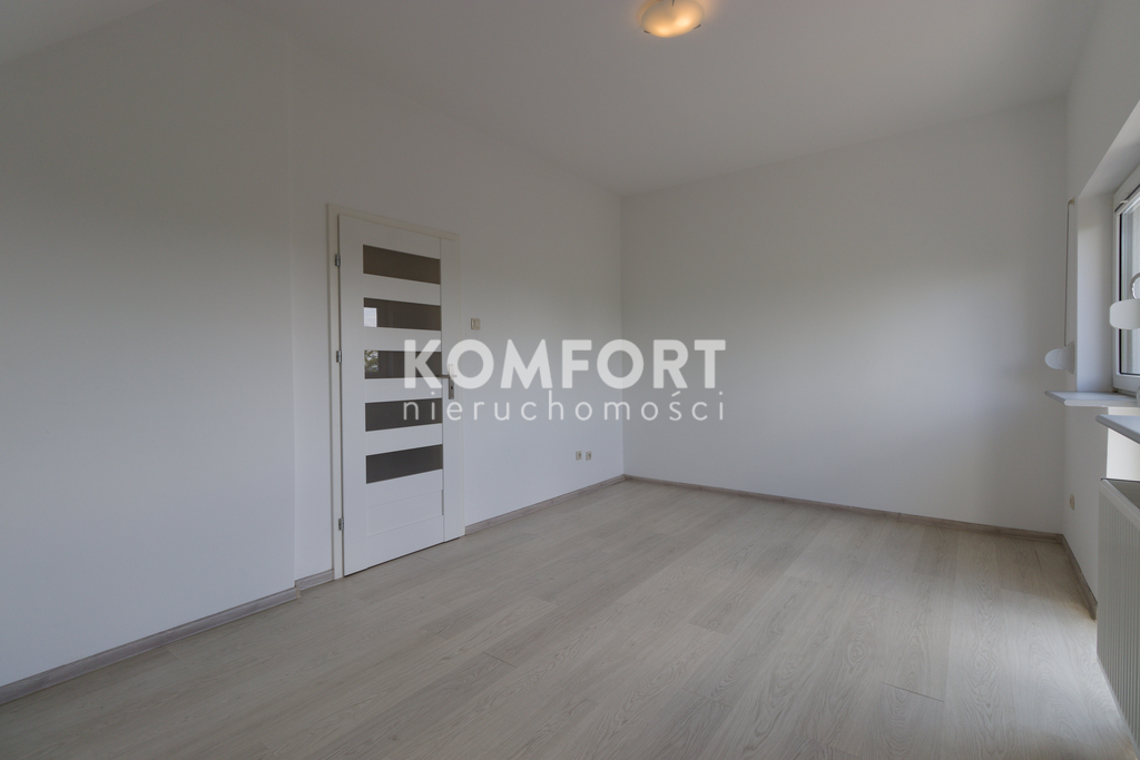 Luksusowy dom z ogrodem na osiedlu zamkniętym (15)