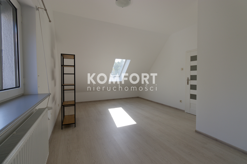 Luksusowy dom z ogrodem na osiedlu zamkniętym (16)