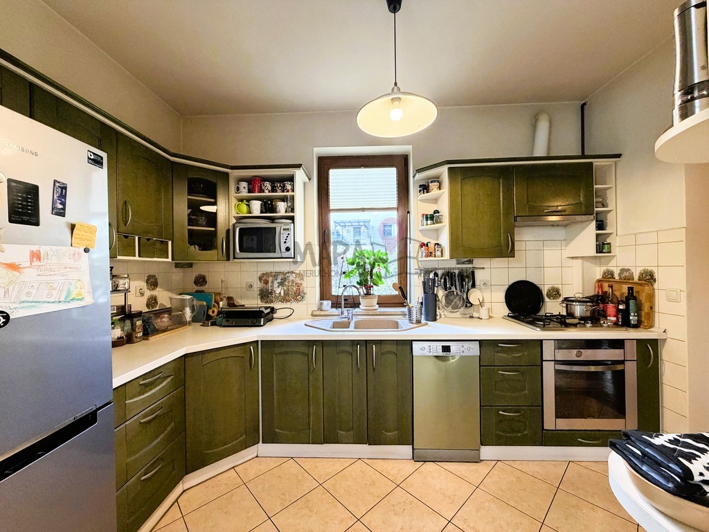 Dom wolno stojący z garażem - topowa lokalizacja! (6)