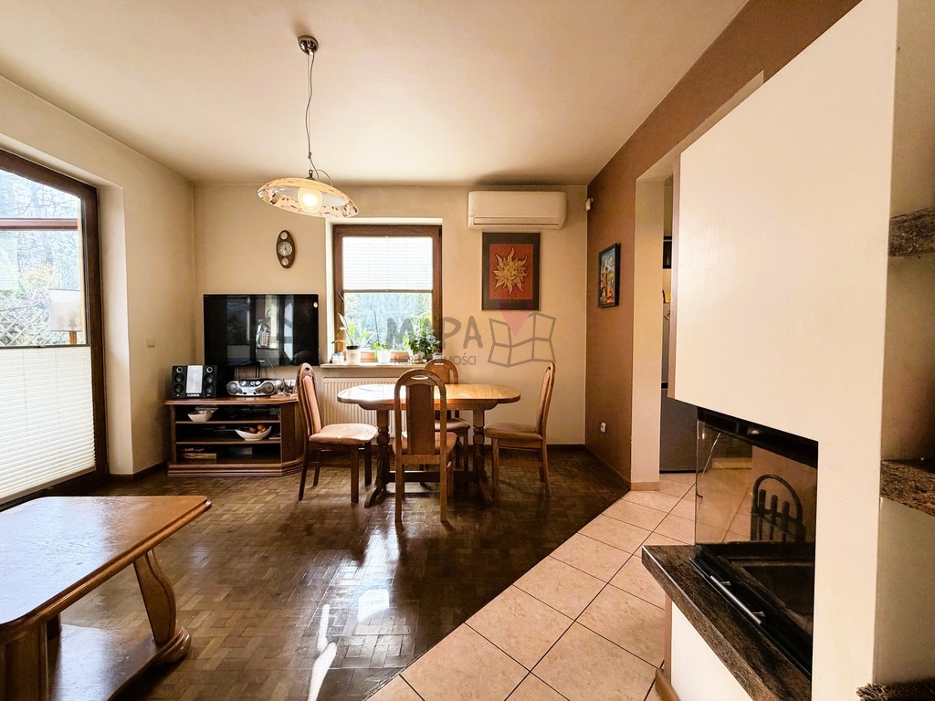 Dom wolno stojący z garażem - topowa lokalizacja! (4)