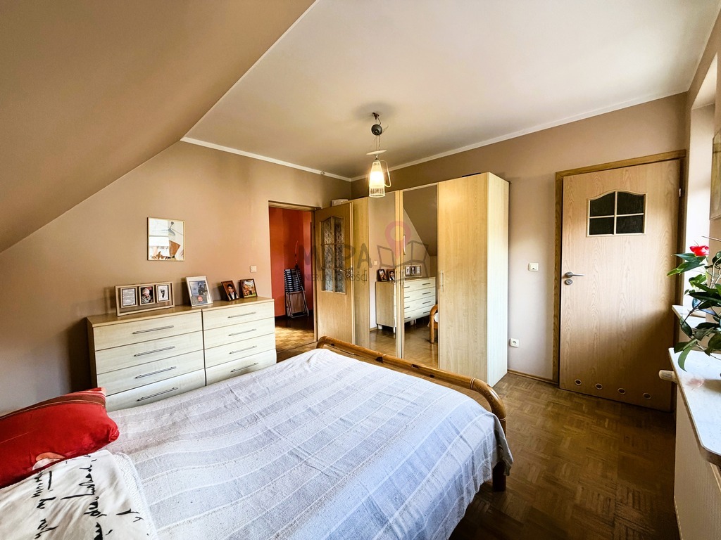 Dom wolno stojący z garażem - topowa lokalizacja! (15)