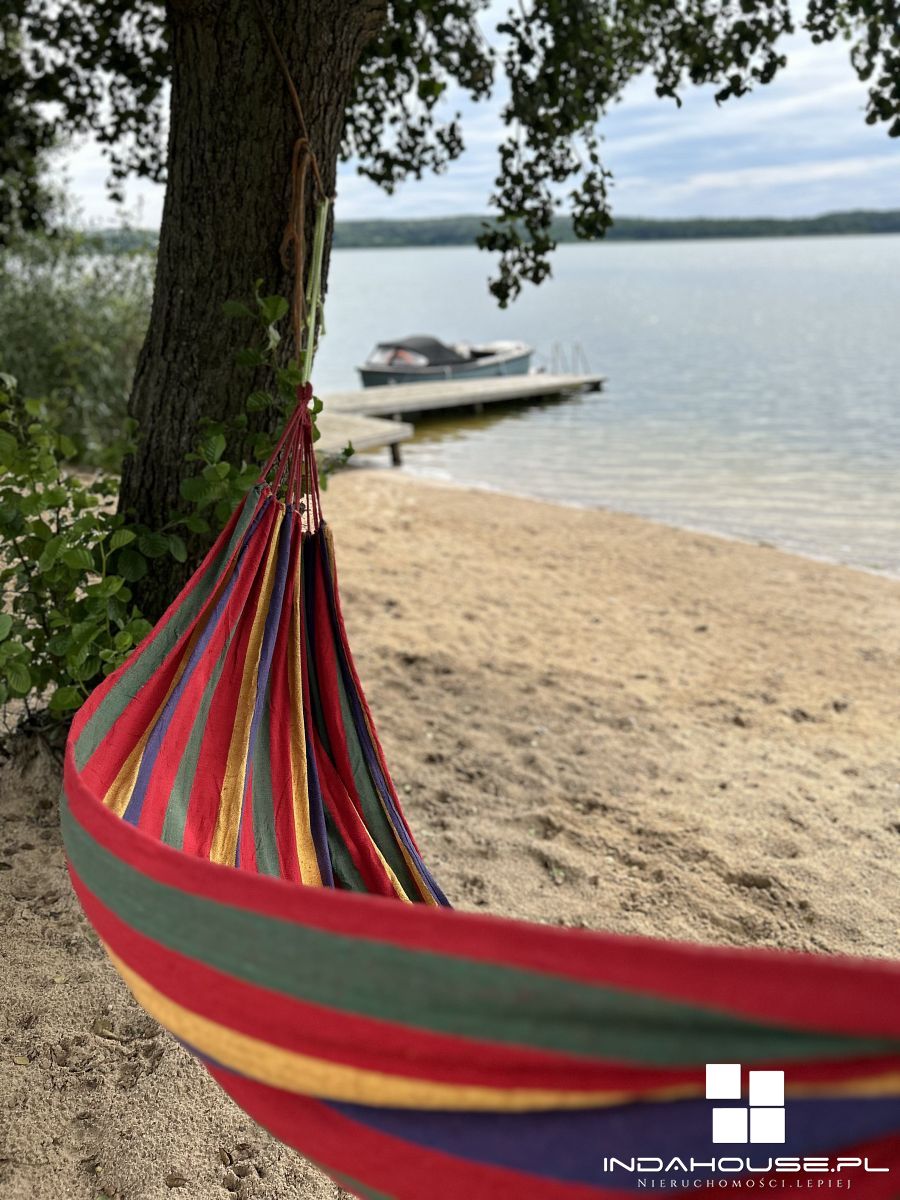 2 domy, linia brzegowa jeziora. MPZP mieszkaniowo  (1)