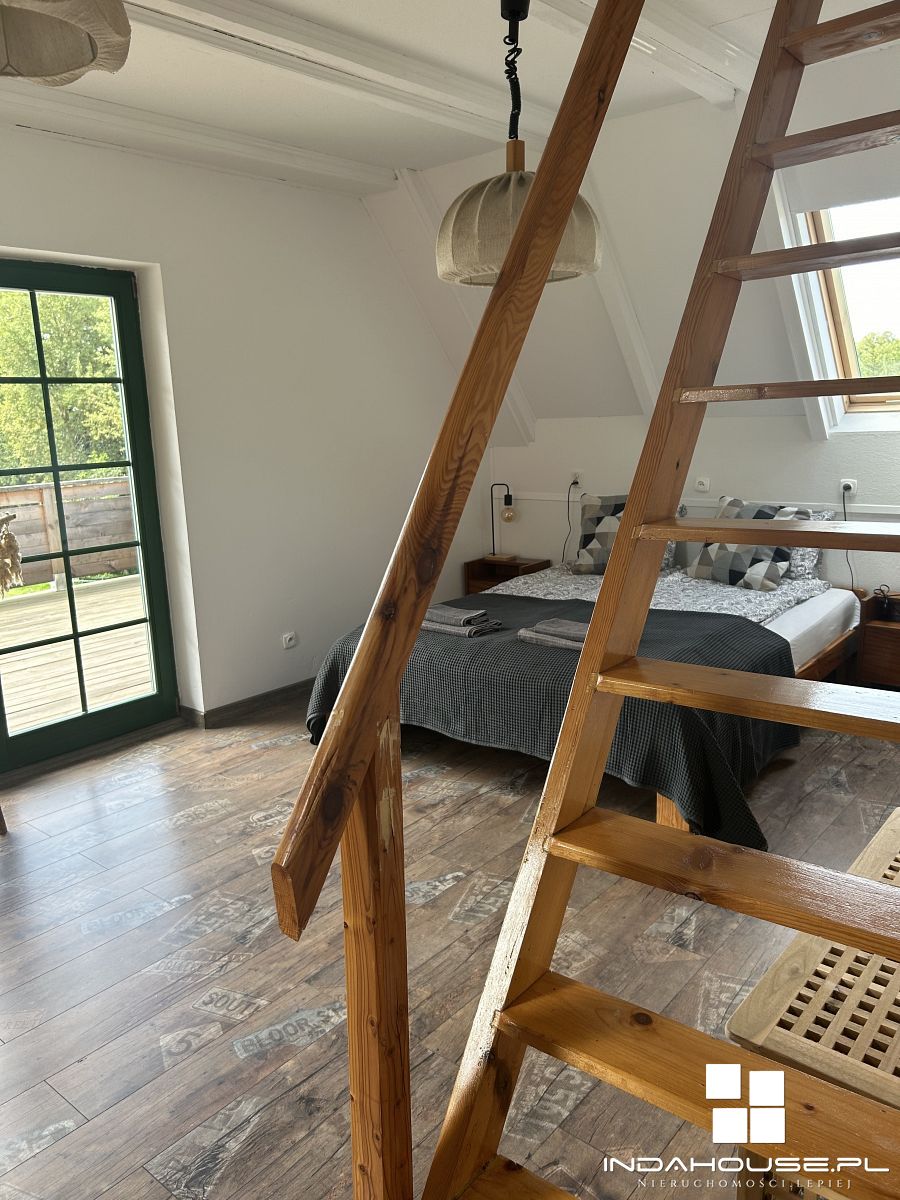 2 domy, linia brzegowa jeziora. MPZP mieszkaniowo  (10)