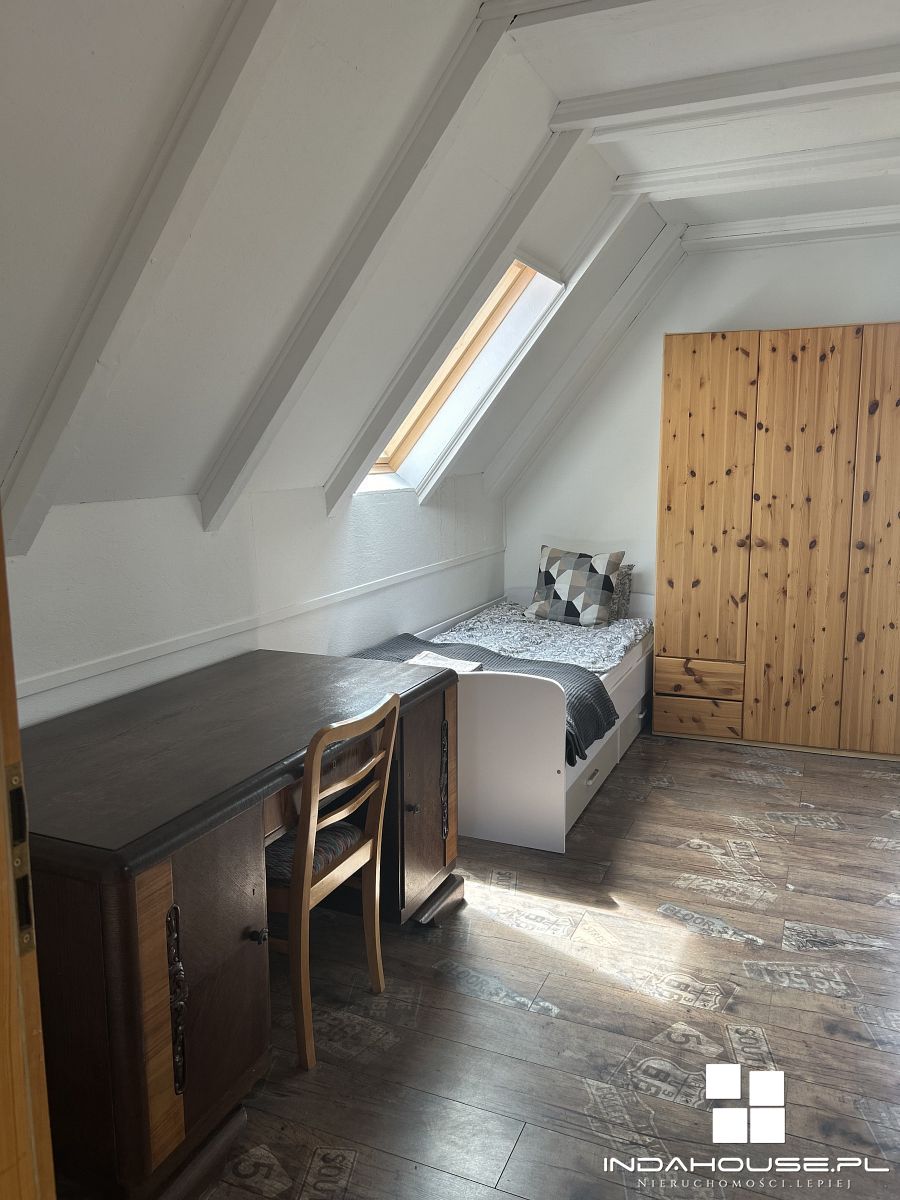 2 domy, linia brzegowa jeziora. MPZP mieszkaniowo  (11)