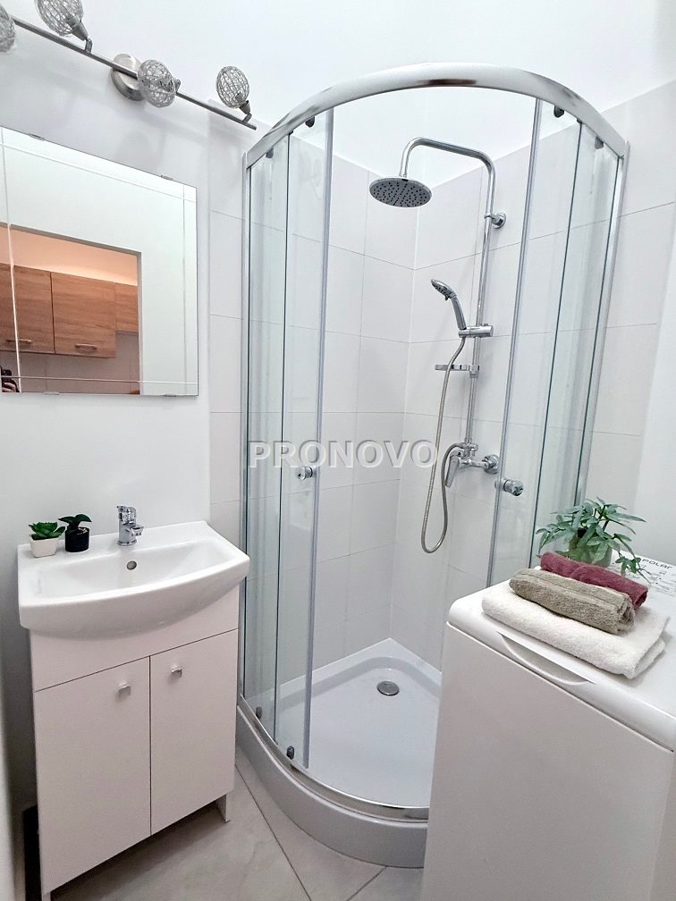 Kawalerka po generalnym remoncie Centrum. (6)